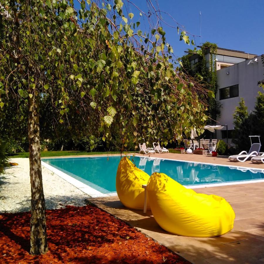 Kubiq Residence Giarmata Esterno foto